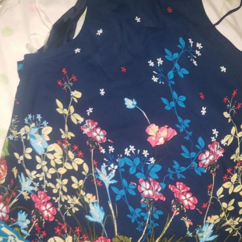 Blue floral top